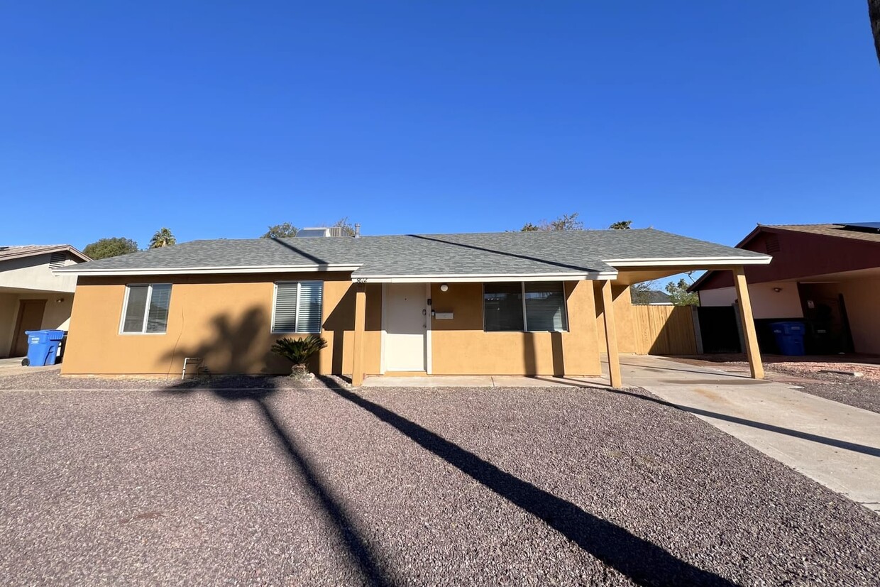 Primary Photo - 3812 E Emile Zola Ave