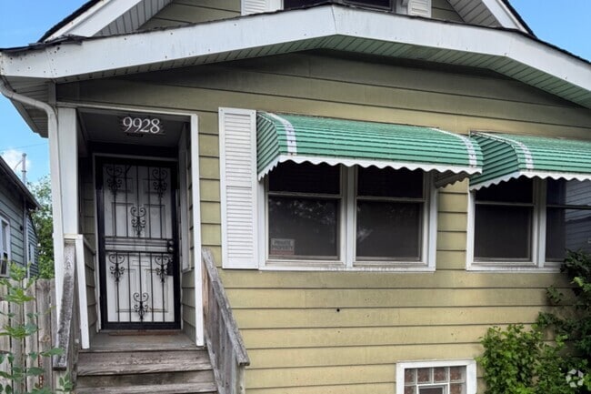 Building Photo - 9928 S Wentworth Ave