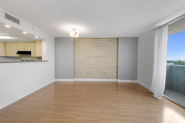 Building Photo - 3000 Coral Wy
