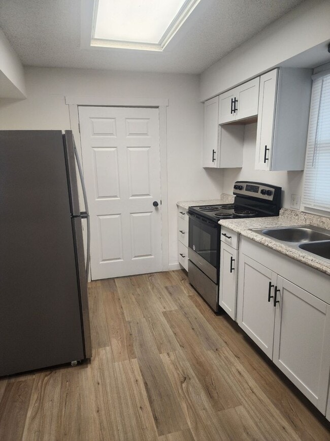 Foto del edificio - 4143 W Burbank St