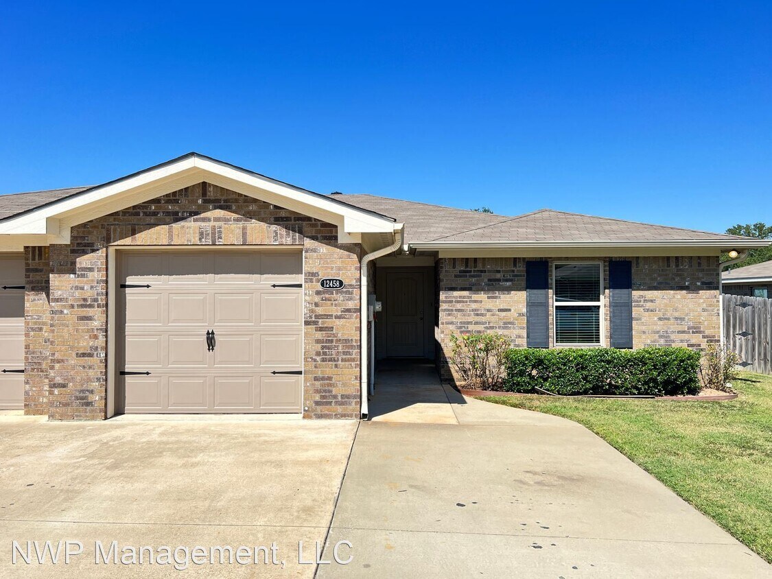 3 br, 2 bath House 12458 Kara Lynn Pl. House Rental in Tyler, TX