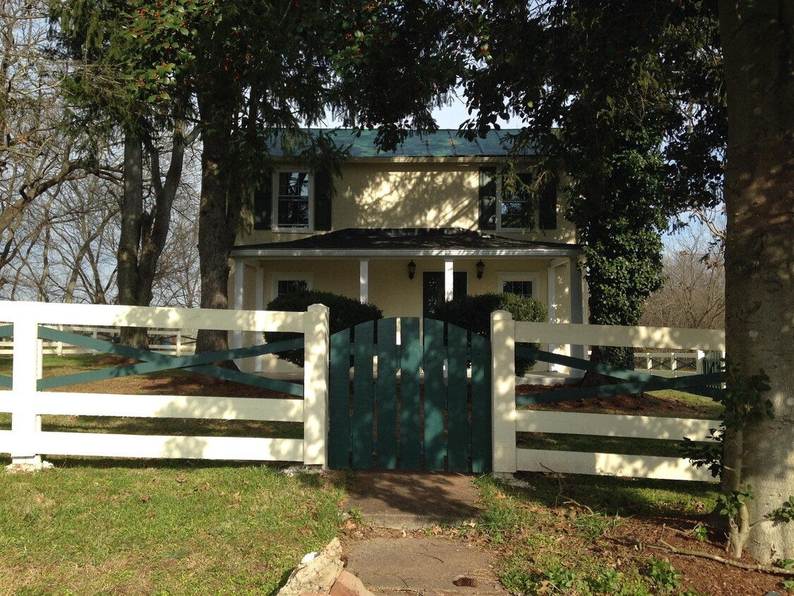 Photo - 9825 Meetze Rd (Midland, VA)