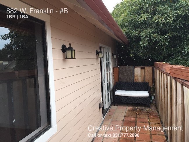 Building Photo - 1 Bedroom Apartment in Monterey