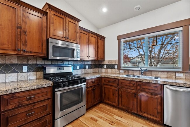 Building Photo - 5996 S Egmont Ave