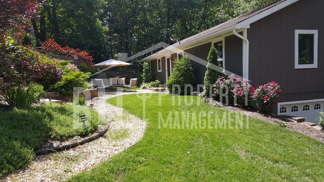 Building Photo - Furnished Kimberling City Duplex! ALL UTIL...