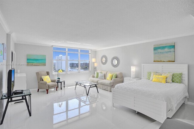 Building Photo - 2501 S Ocean Dr
