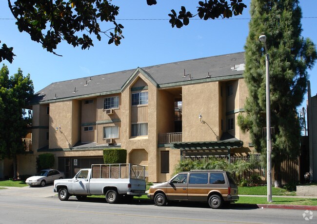 Building Photo - Chestnut Villas Apartments