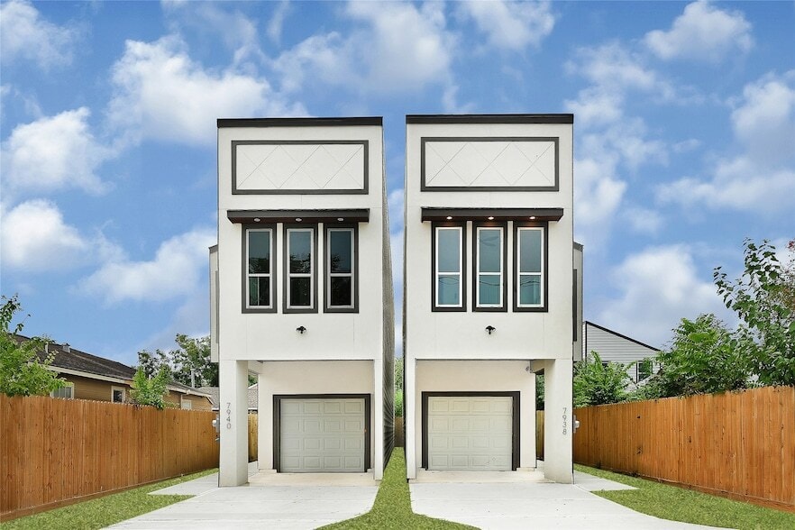 Photo - 7938 Angus Street Unit