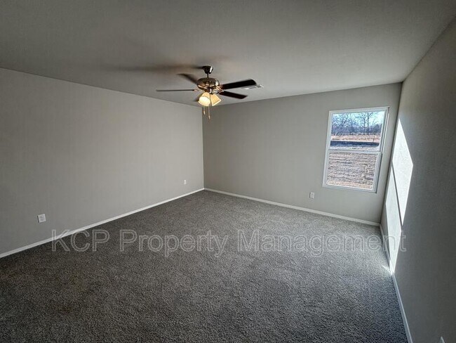 Foto del edificio - 10616 Pine Wy