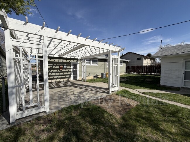 Foto del edificio - 1126 Lendel Ln