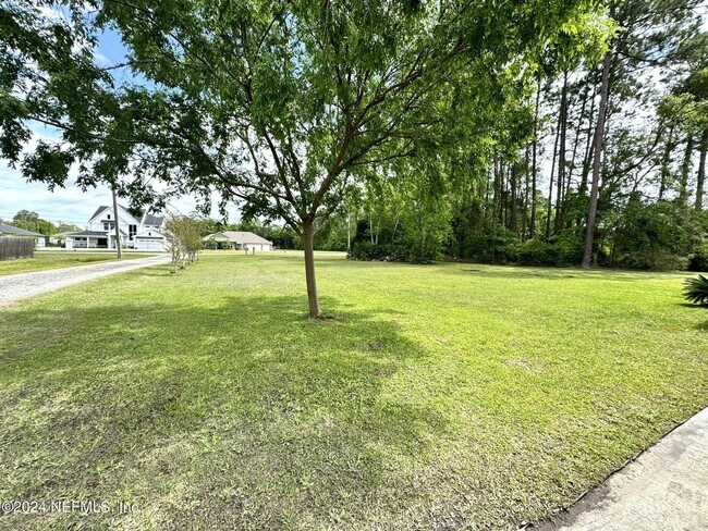Foto del edificio - 4780 Raggedy Point Rd