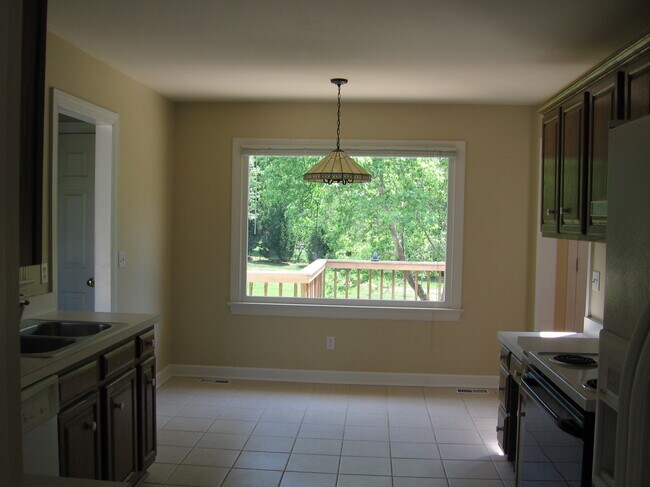 Foto del edificio - 7620 Thompson Mill Rd