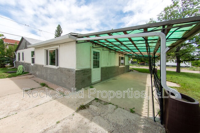 Building Photo - 210 Seymour Ave