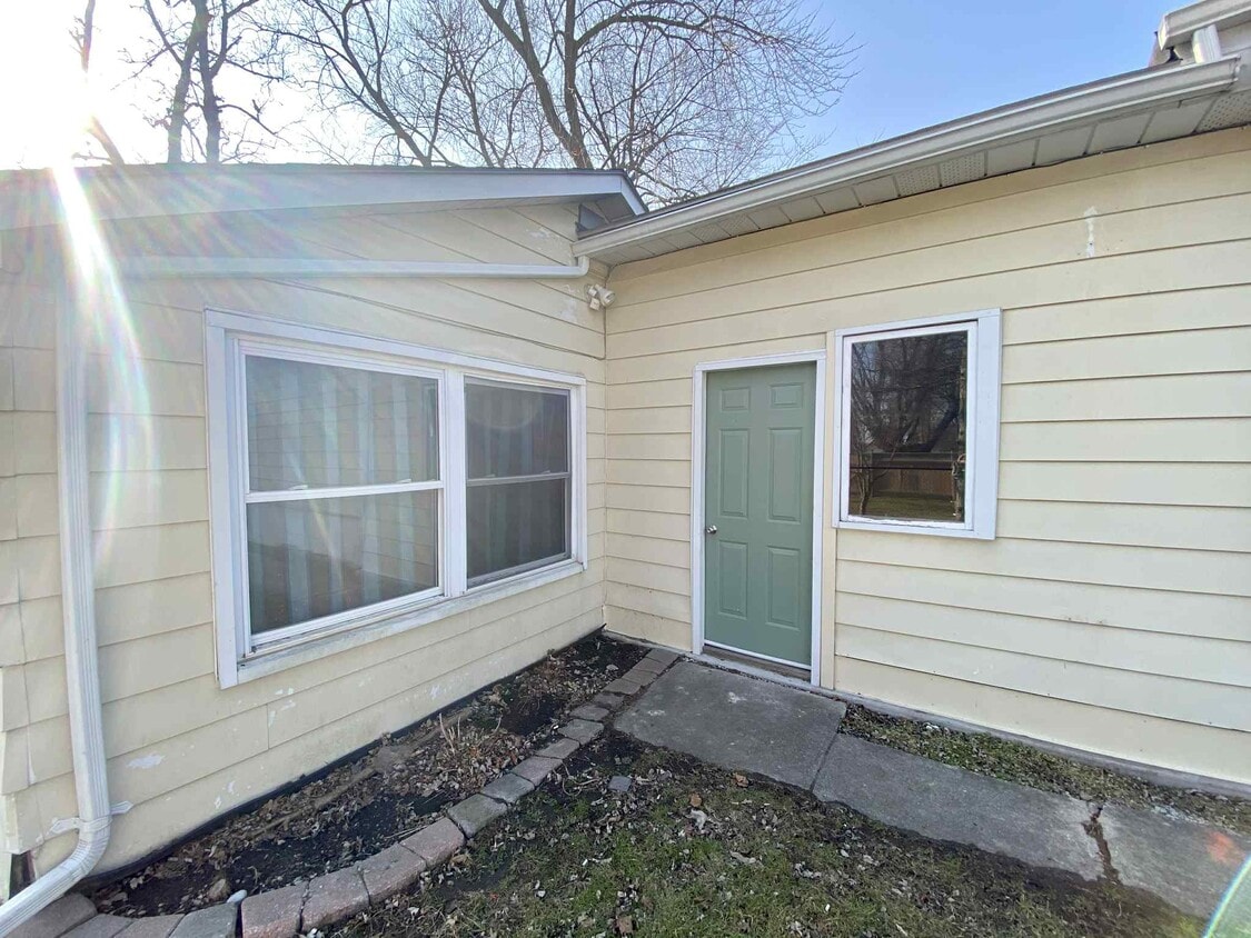 Primary Photo - 224 Joseph St