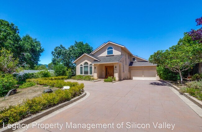 Foto del edificio - 4 br, 3.5 bath House - 645 Greenview Place