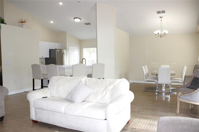 Building Photo - 13748 Meade Ct