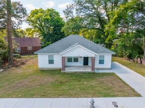 Building Photo - 48 Shady Ln