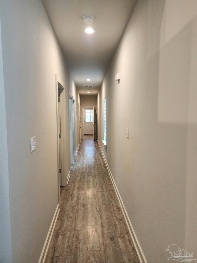 Foto del edificio - 106 S G St