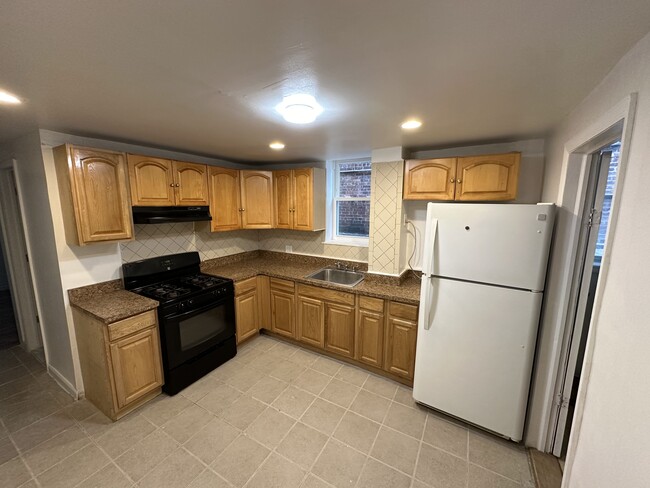 Kitchen - 1640 Hone Ave