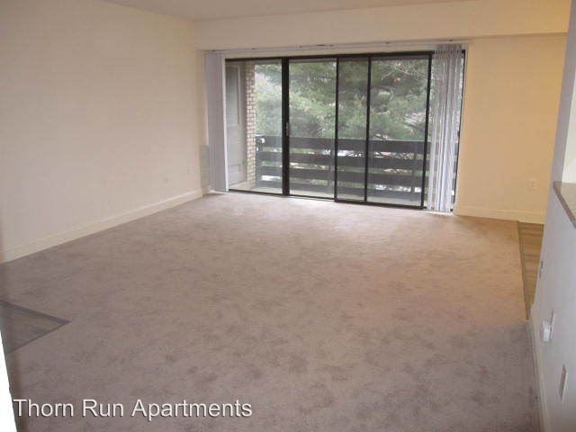 Building Photo - 300 Lee Dr