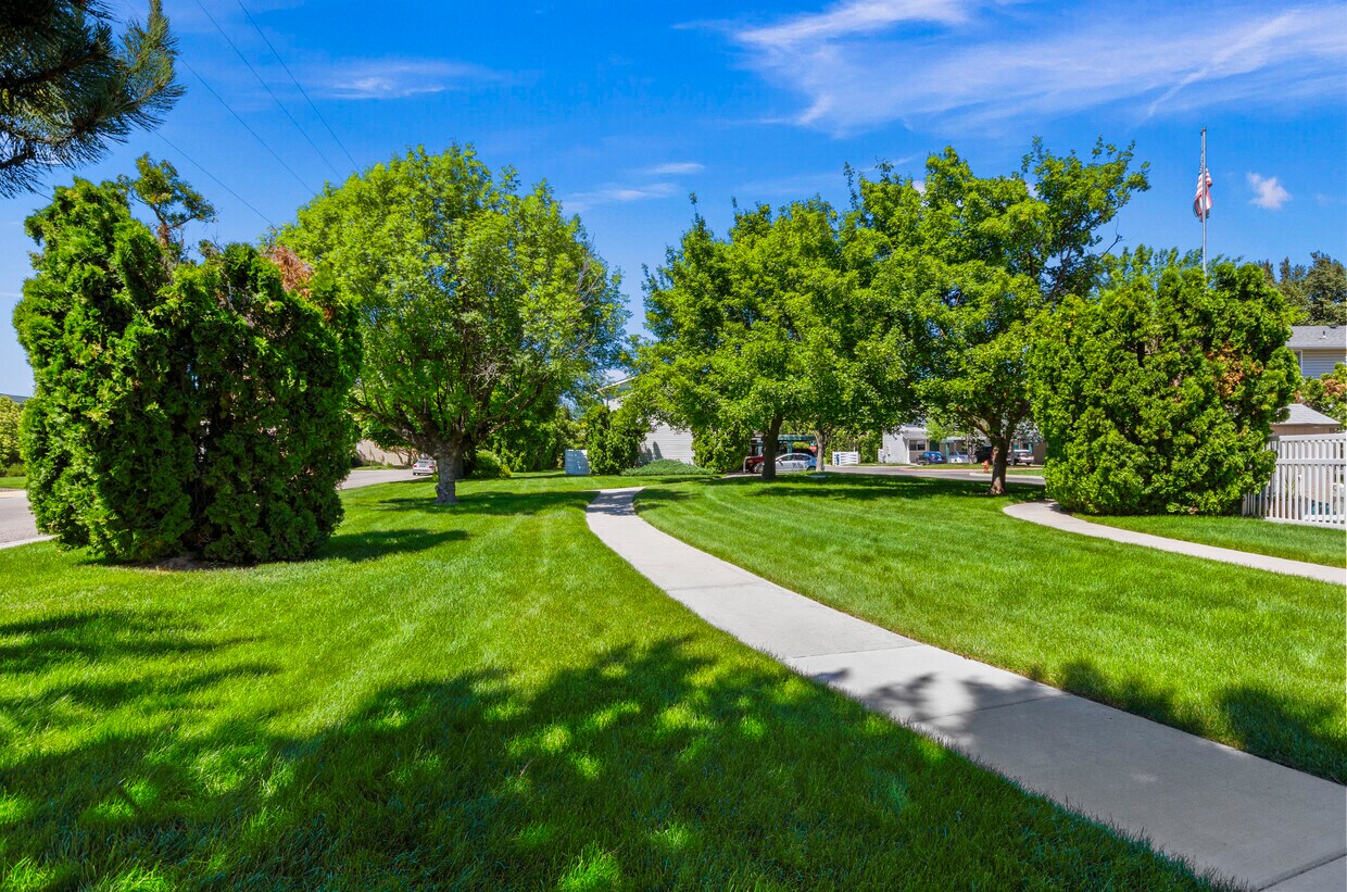Sugar Pine Apartments in Boise, ID