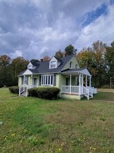 Building Photo - 10290 Lewistown Rd
