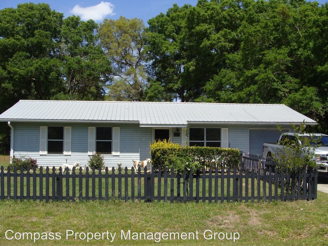 Foto principal - 3 br, 1.5 bath House - 271 SW Shady Lane