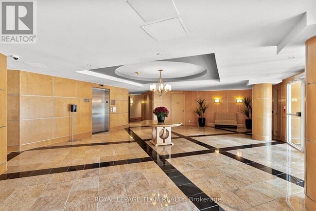 Building Photo - 205 Bolton St