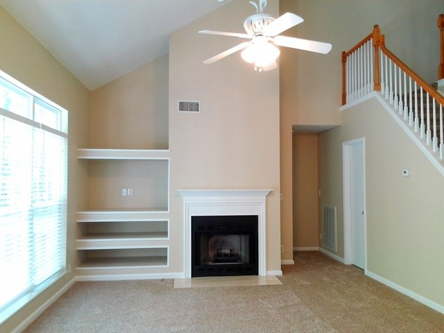 Building Photo - 300 Ella St