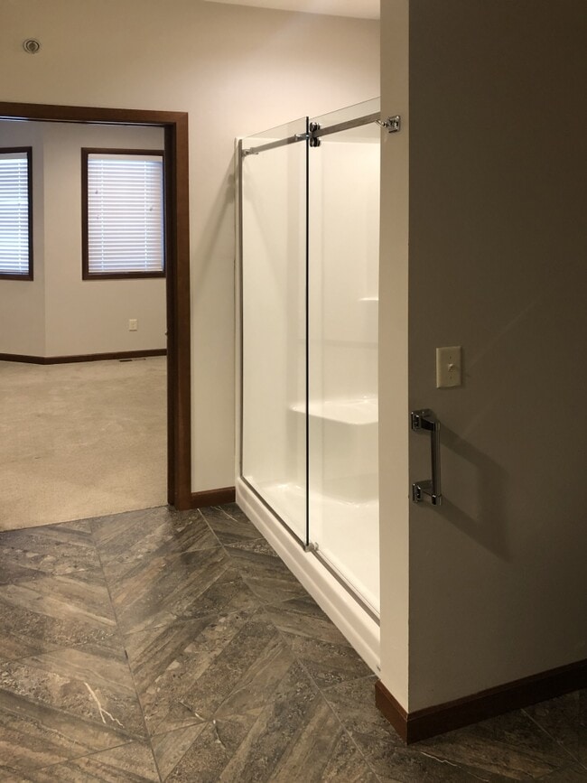 Building Photo - One and Two Willow Creek