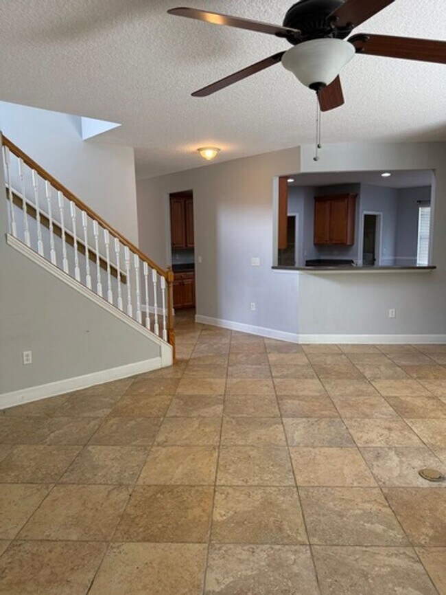 Building Photo - 1676 Majestic View Ln