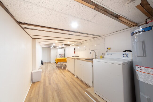 Building Photo - 3941 Rue Saint-Urbain