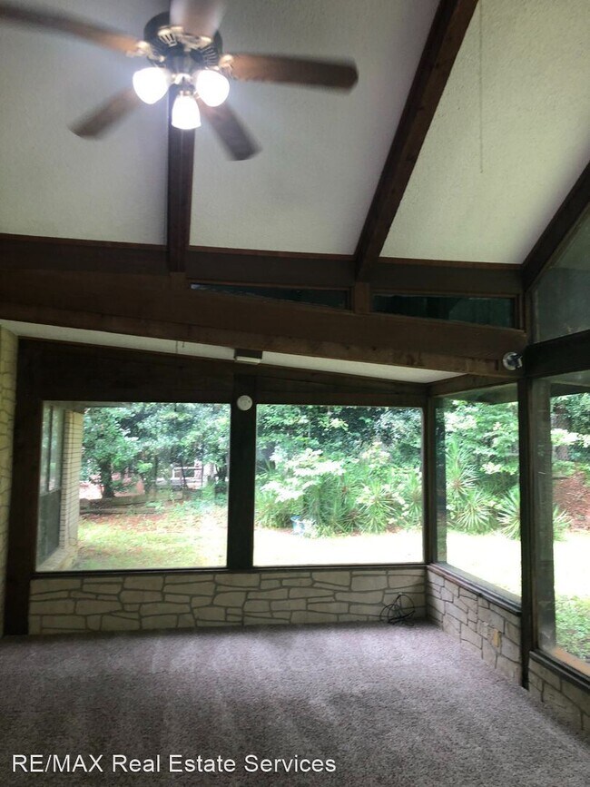 Building Photo - 3 br, 2 bath House - 219 Whispering Pines