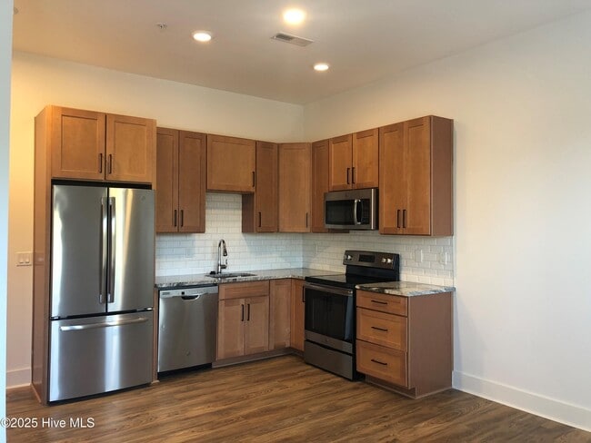 Building Photo - 204 Arcadian Row