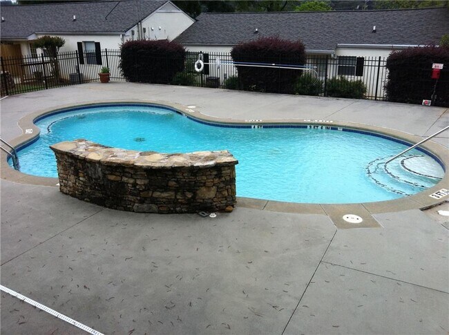 Foto del edificio - 1581 Stone Gate Ln SE