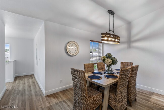 Building Photo - 824 Tanbark Dr
