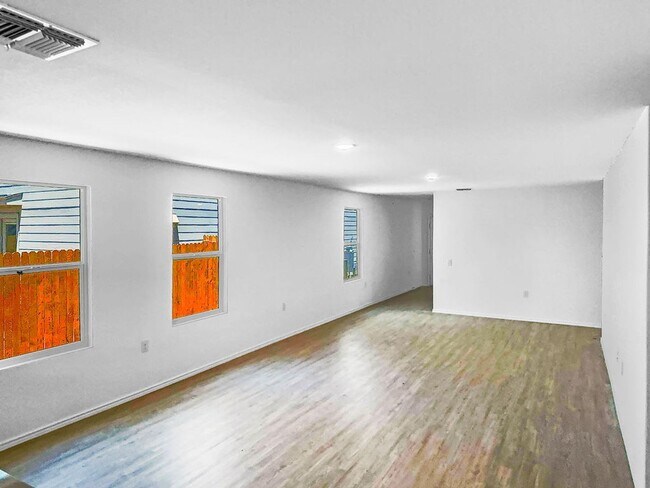 Foto del edificio - Move In ready