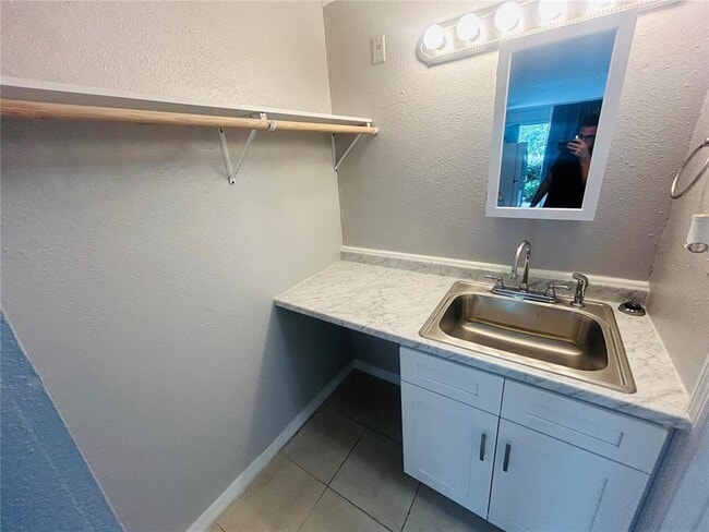 Foto del edificio - 7900 S Orange Blossom Trl