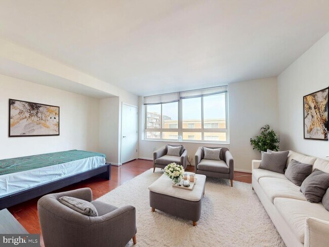 Foto del edificio - 355 I St SW