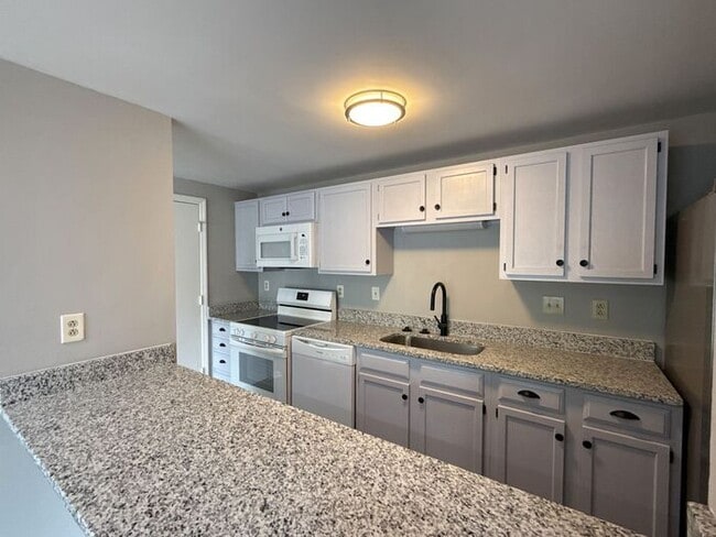 Building Photo - University - T.R. Lawing Realty Property