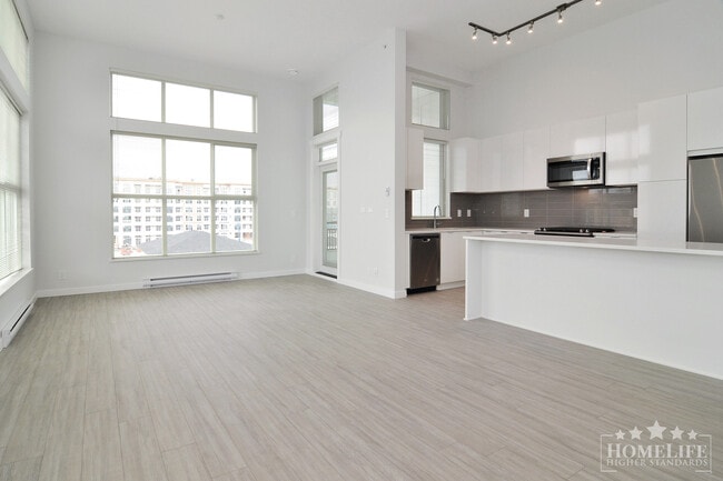 Building Photo - Bright Top Floor Corner Unit at Union Park in Willoughby Heights