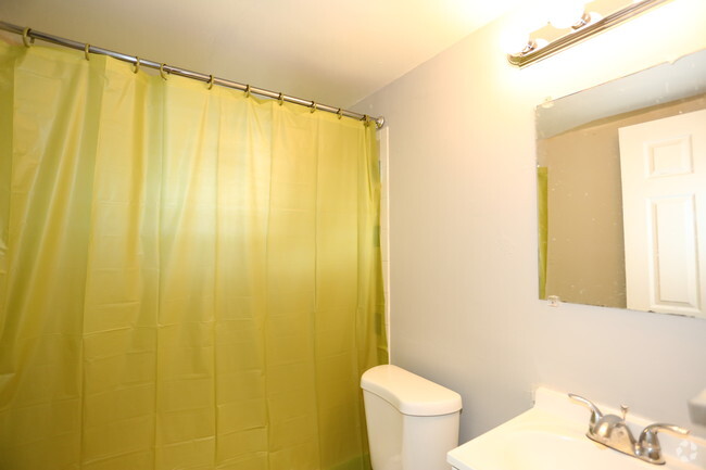 Baño - Cadillac Apartments