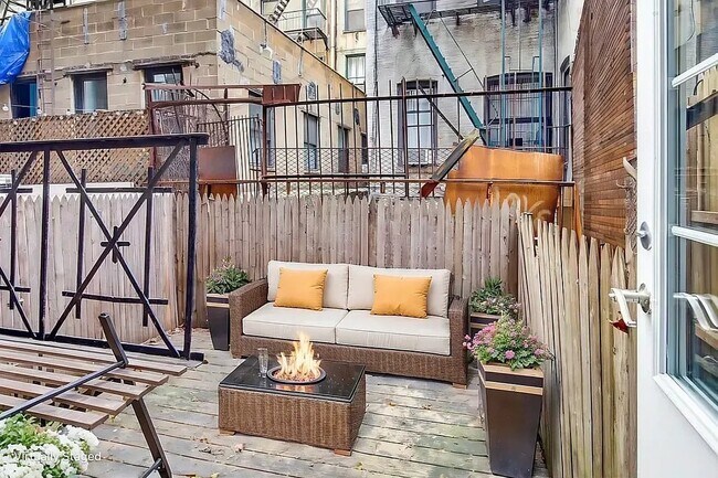 Foto del edificio - 248 Mott St