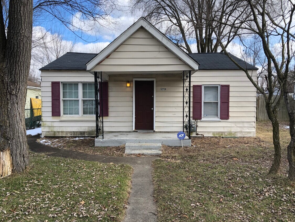 Primary Photo - 52726 Marks St