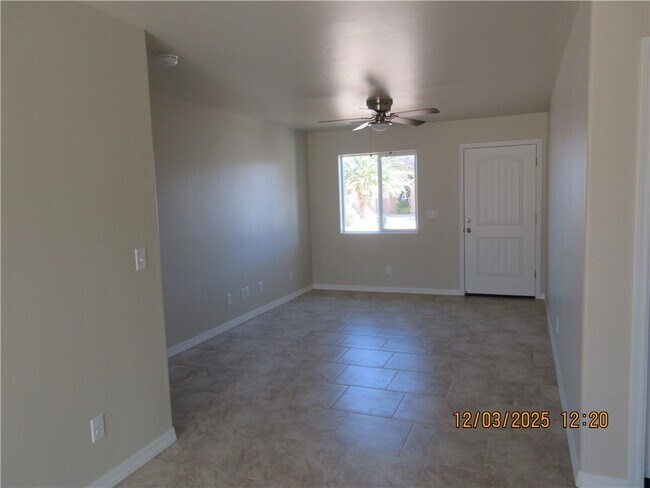 Building Photo - 3327 N Central St