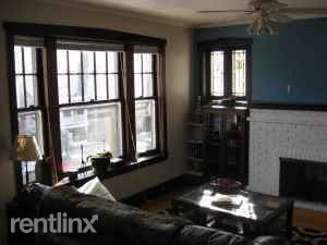 Building Photo - 1 br, 1 bath Apartment - 3332 N Kenmore Ave
