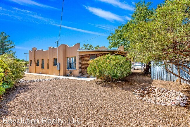 Building Photo - 2 br, 2 bath House - 626 N. Alameda Blvd.
