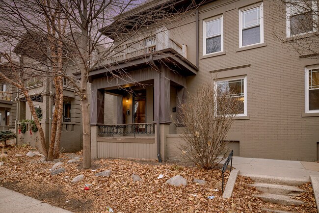 Building Photo - 558 S 26th Ave