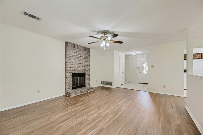 Building Photo - 9111 Marsh Dr