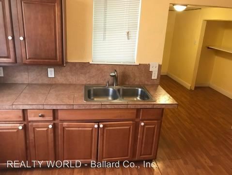 Foto del edificio - 1300 Nannette Cir